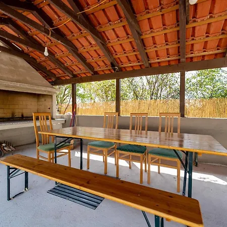 Heaven, Private Heated Pool, Pet Friendly, Children's Playground Villa *