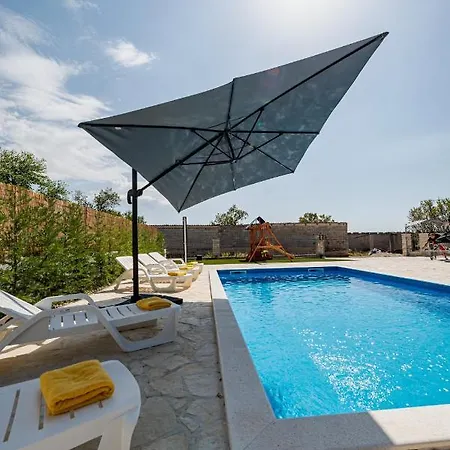 Heaven, Private Heated Pool, Pet Friendly, Children's Playground *