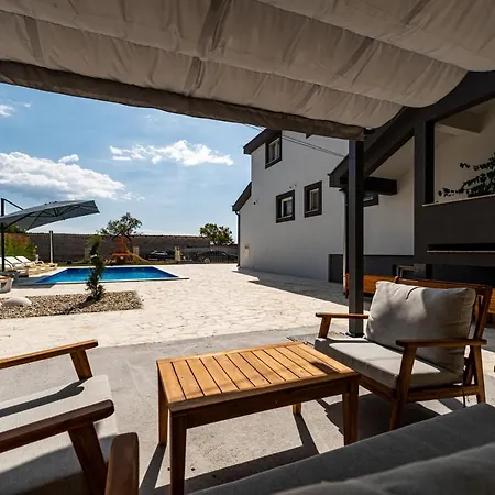 Heaven, Private Heated Pool, Pet Friendly, Children's Playground