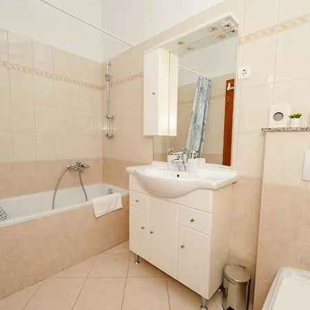 Villa Heaven, Private Heated Pool, Pet Friendly, Children's Playground Donji Zemunik