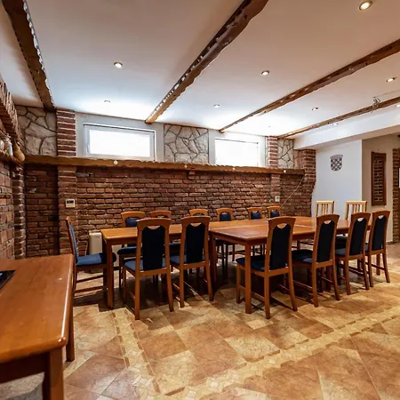 Heaven, Private Heated Pool, Pet Friendly, Children's Playground Villa *