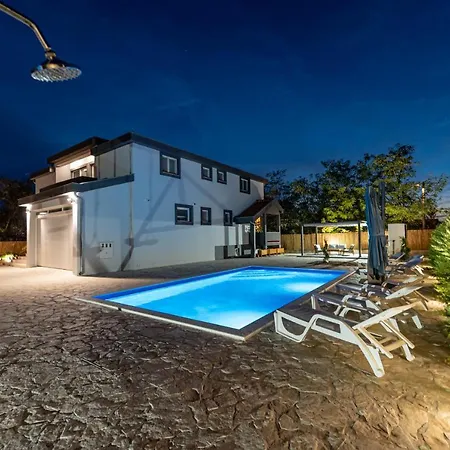 Heaven, Private Heated Pool, Pet Friendly, Children's Playground Donji Zemunik