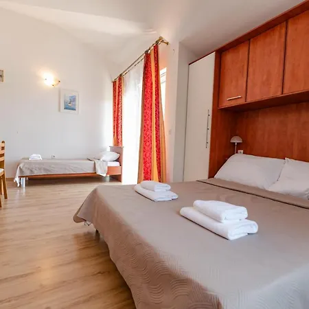 Heaven, Private Heated Pool, Pet Friendly, Children's Playground וילה Donji Zemunik